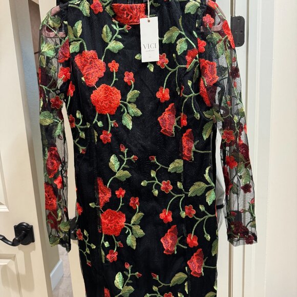 VICI NWT - Alice Embroidered Floral Mesh Mini Dress - L - Picture 2 of 3
